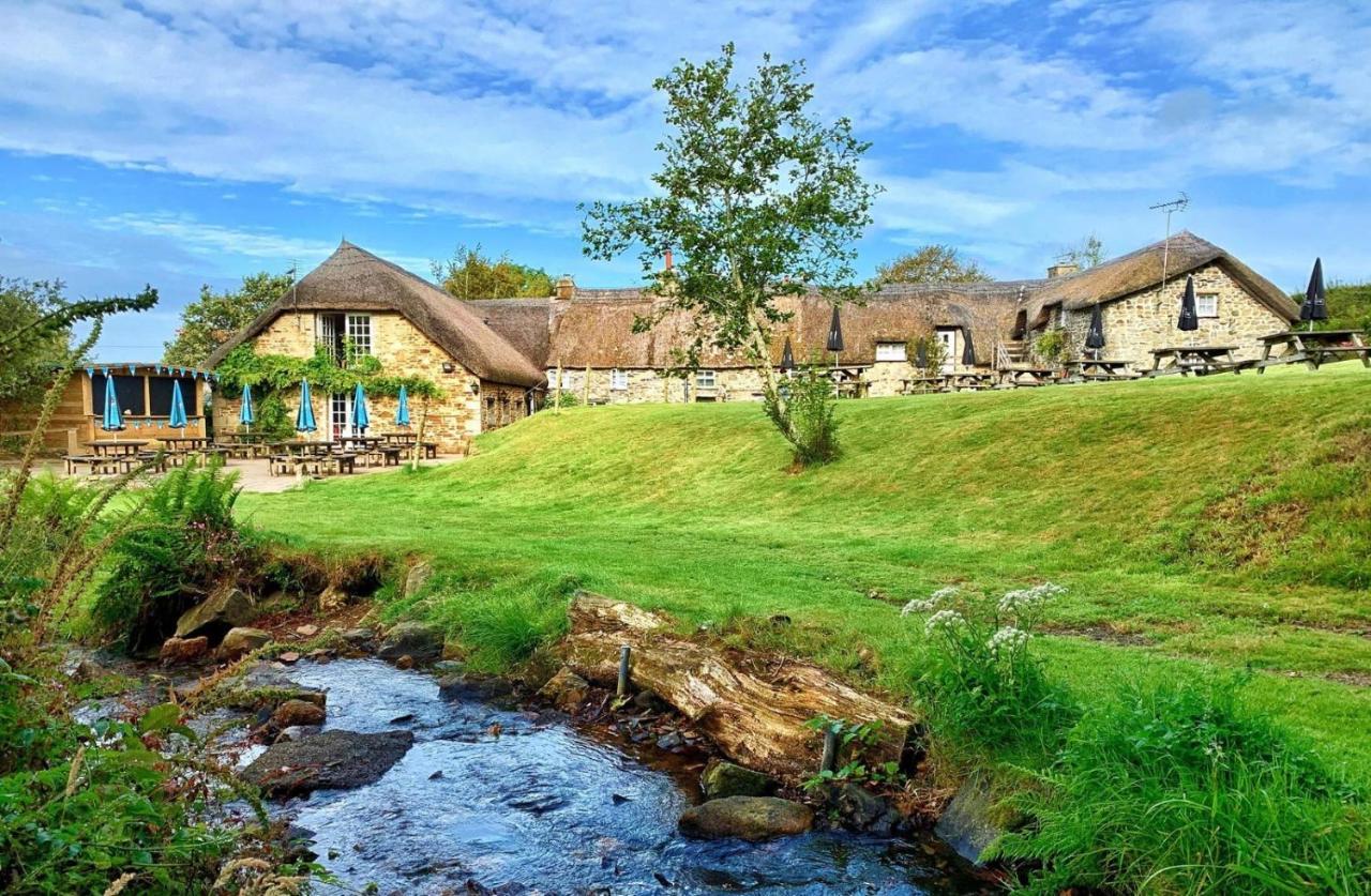 Bearslake Inn Bridestowe Екстер'єр фото